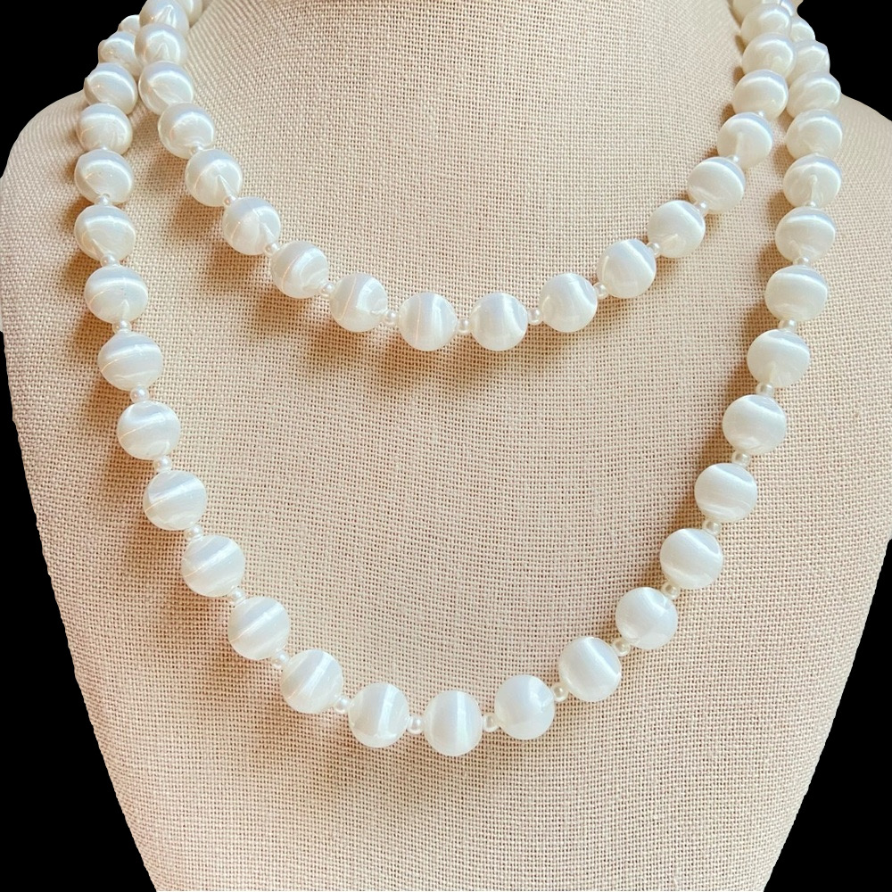 Sarah Coventry white silk beads single strand with faux micro pearl spacers VTG